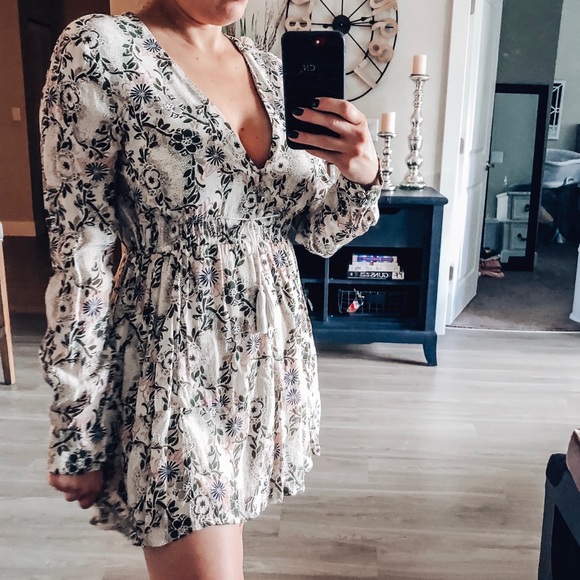 Free People Dresses & Skirts - Free People Stealing Fire Boho Floral Mini Dress